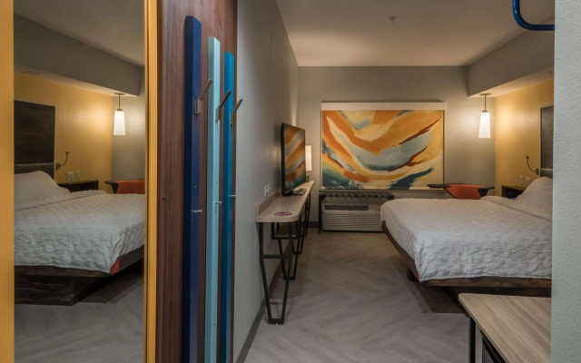 Tru by Hilton Garland Richardson