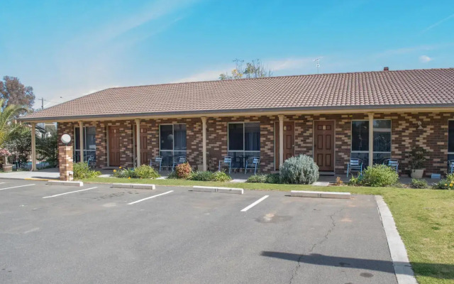 Highway Inn Motel