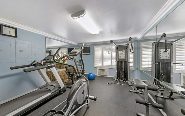 Best Western Harbour Inn & Suites Huntington - Sunset Beach