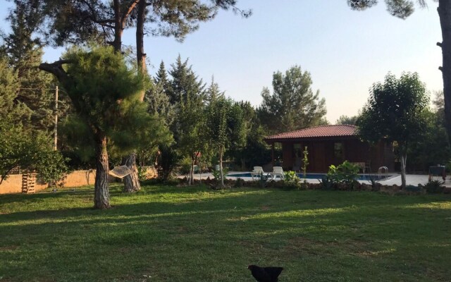 Lovely Summer House With Shared Pool in Kepez
