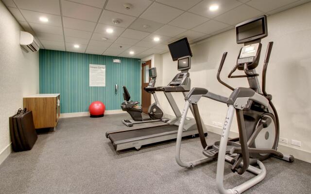 Holiday Inn Express & Suites Aurora - Naperville by IHG