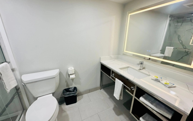 La Quinta Inn by Wyndham Costa Mesa / Newport Beach