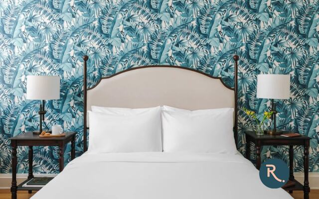 Roami at Duncan Plaza