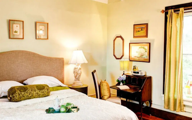 High Meadows Vineyard Inn