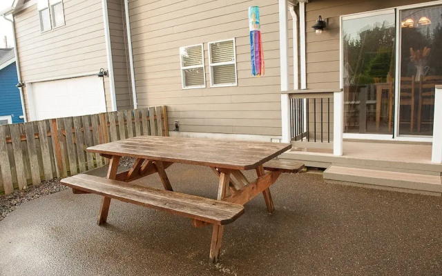 Browne's Beach n' Pad 3 Br home by RedAwning