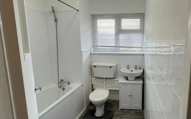 Charming London Apartment Near Attractions