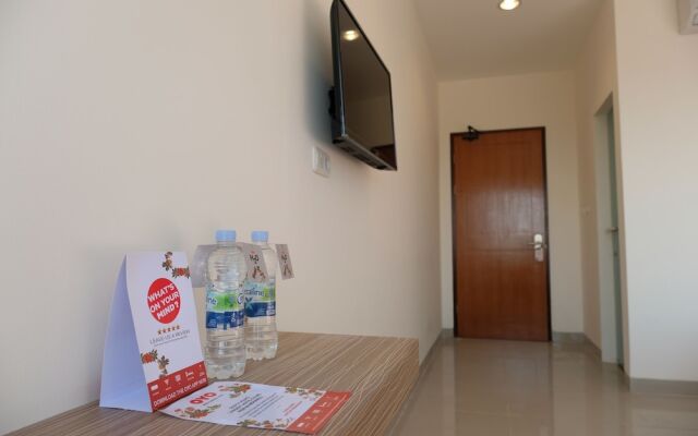 OYO 1138 Purple Hotel