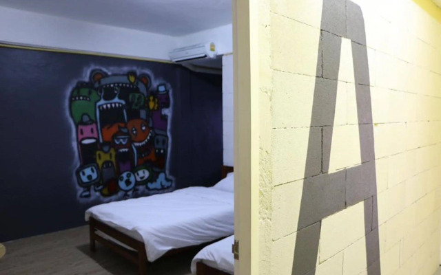 Norn Nung Len Cafe & Hostel