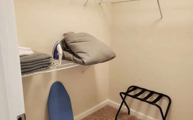 FRONTDESK The Point at Town Center Apts Jacksonville