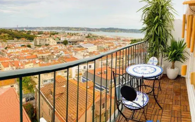 Deluxe 3-bedroom Duplex with stunning Lisbon views