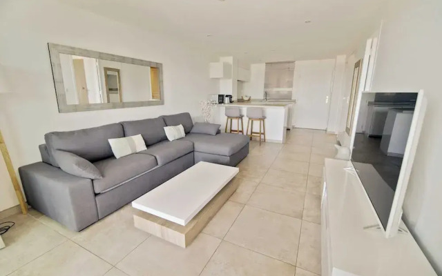 Beautiful Flat With sea View - 4P - Gassin
