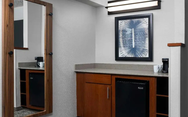 Hyatt Place Charlotte Airport/Lake Pointe