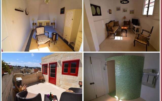 Stylish and characterful townhouse - views, A/C