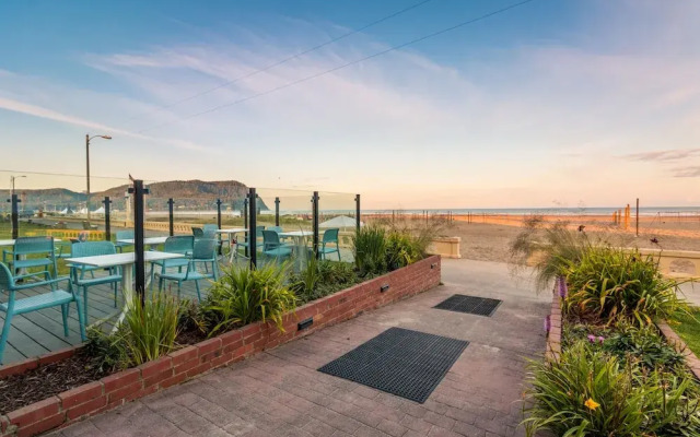 Seashore Inn on the Beach