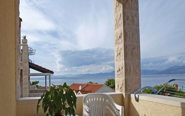 Apartment Suzane - terrace and sea view A-Doris Postira, Island Brac