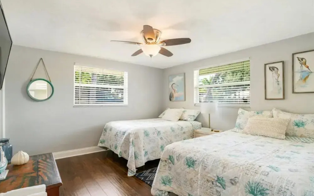 Luxe 3BR Siesta Key Home Pool