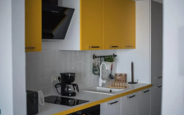 Chic Studio Silver Mountain