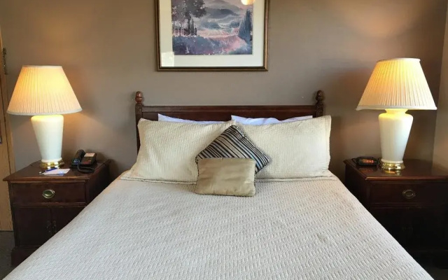 Timber Lodge Inn