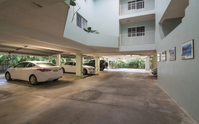 Port Douglas Outrigger Holiday Apartments