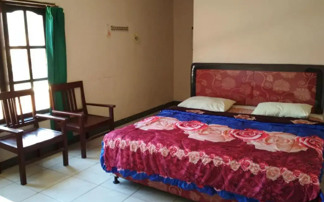 Bromo Otix Guest House