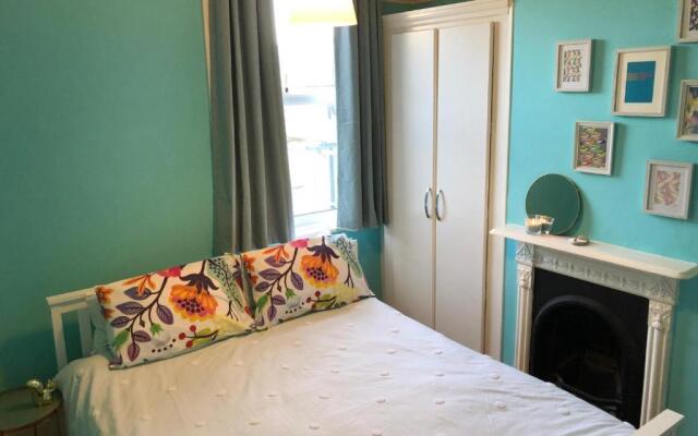 Charming 4BD Semi Detached Home Hastings