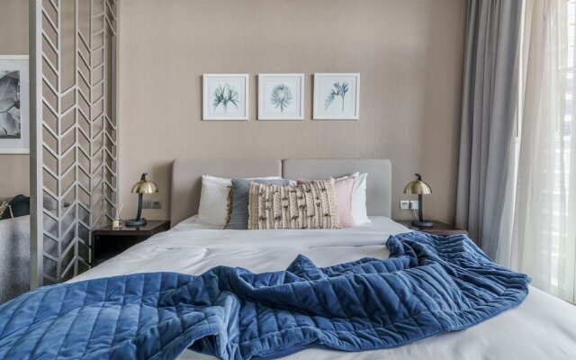 Eloquent Cozy Studio with Incredible Canal Views