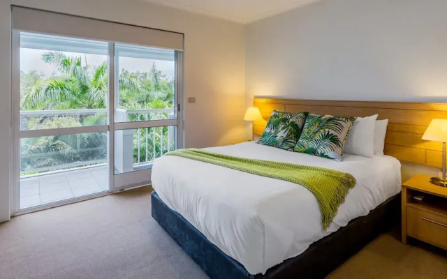 Coral Coast Apartments Palm Cove AVC