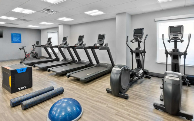 Hampton Inn & Suites Cleveland-Beachwood