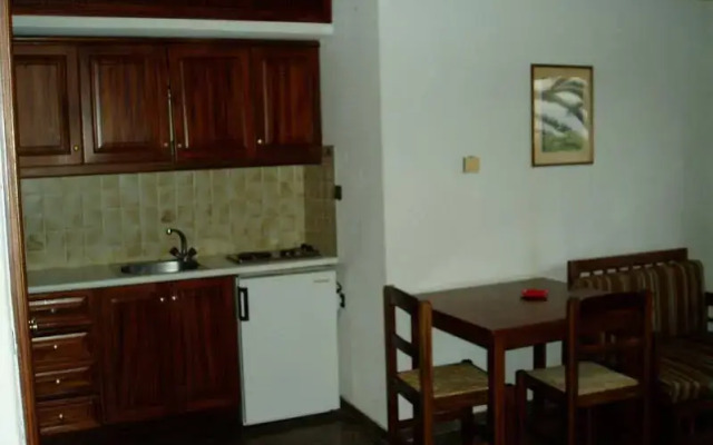 Elpida Apartments