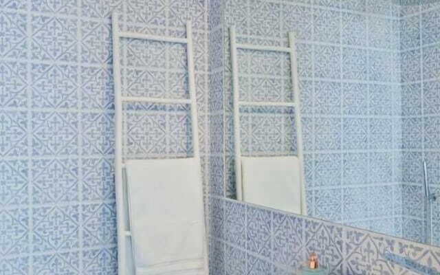 Designed Jaffa Haven with Rooftop by Sea N' Rent