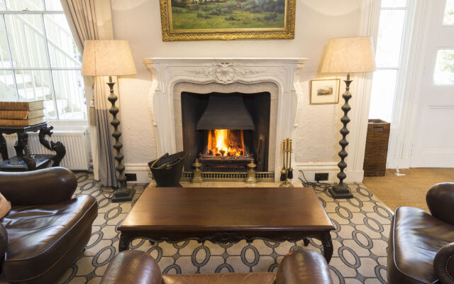 Storrs Hall Hotel