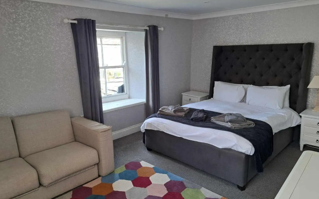 The Ilchester Arms Hotel