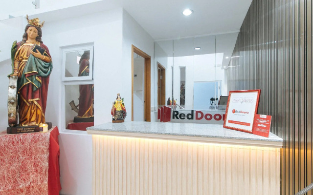 RedDoorz @ St. Catherine Residences Olongapo City