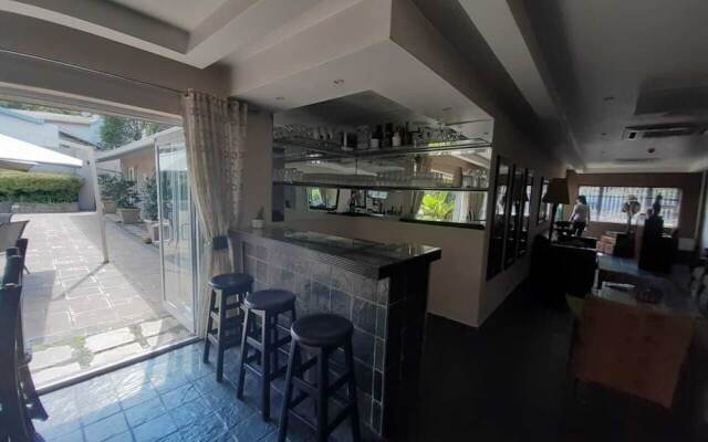 Flying Falcon Guesthouse