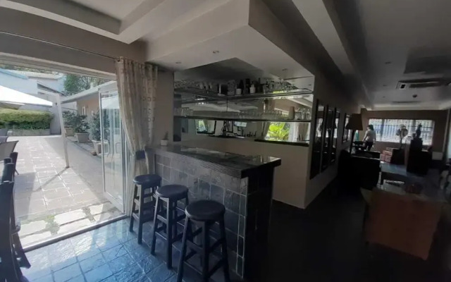 Flying Falcon Guesthouse