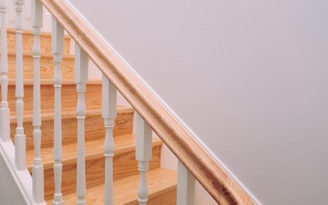 HOMEinTOWN Camoes - Downtown Elegant Studio AC & WIFI