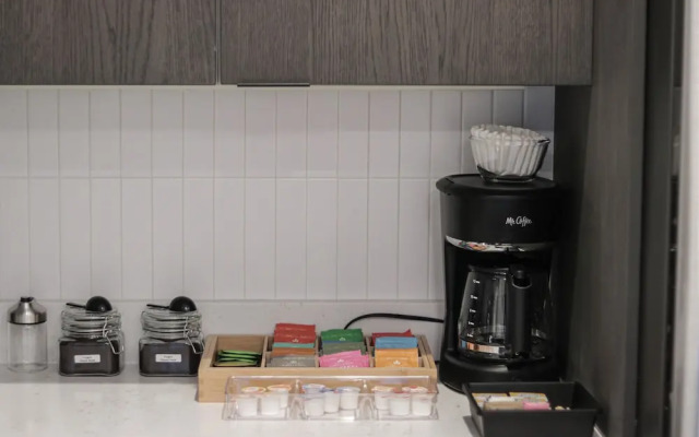 Unit 1 Stylish Studio