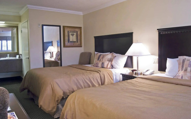 Travelodge by Wyndham Chatsworth