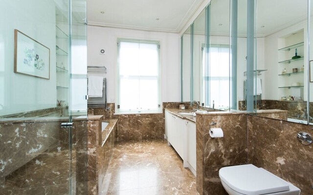 Beautiful 3BR Family Home in the Heart of Chelsea