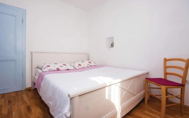 Amazing Home in Tribunj Sovlje With Wifi and 4 Bedrooms