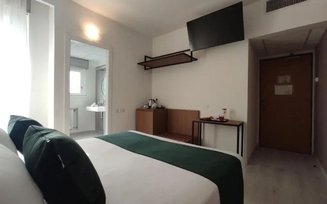 Massimi City Garden Hotel