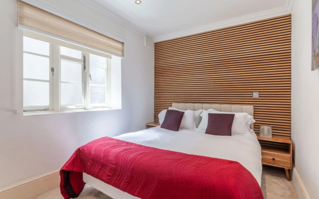 The Red Room Apartment - Fitzrovia - by Frankie Says