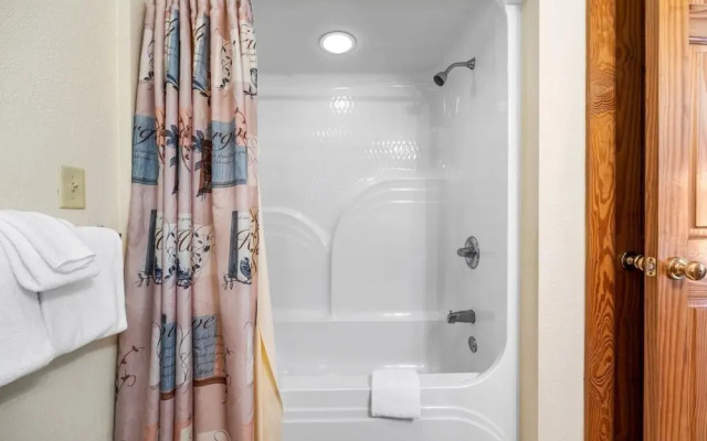 Poplar Point Condo Unit 12B - Two Bedroom Condo