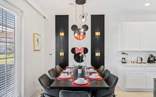 1043 Plantation Lane