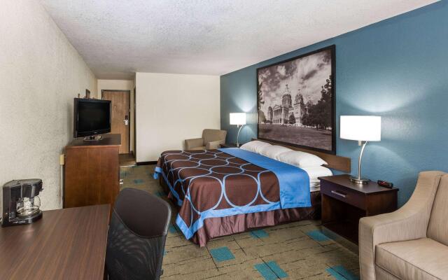 Super 8 By Wyndham Urbandale/Des Moines Area