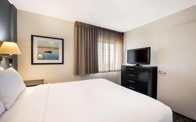 Sonesta Simply Suites Chicago Libertyville