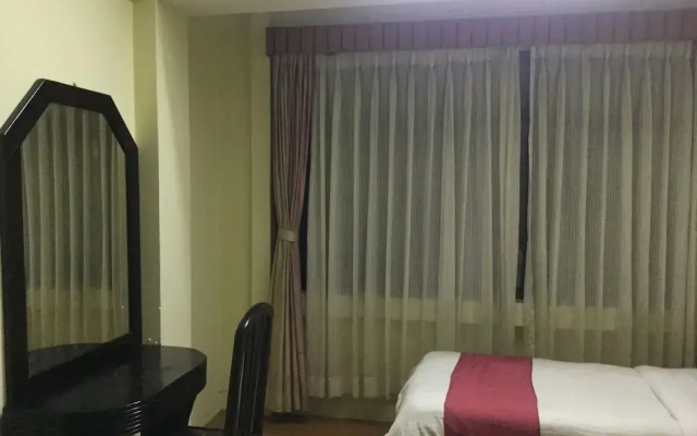 Everest Mount Holiday