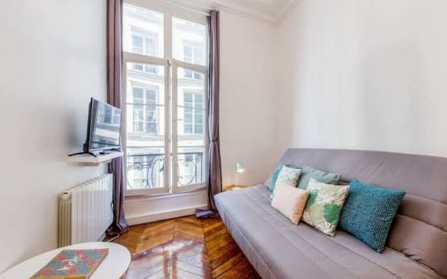 Nice Studio For 2 Near Louvre And Opera Brand New