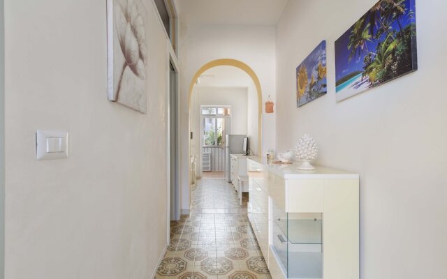 2689 Dalia House by Barbarhouse