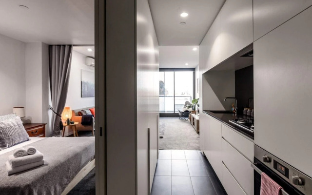 1 Bedroom Apartment in Prahran with Balcony